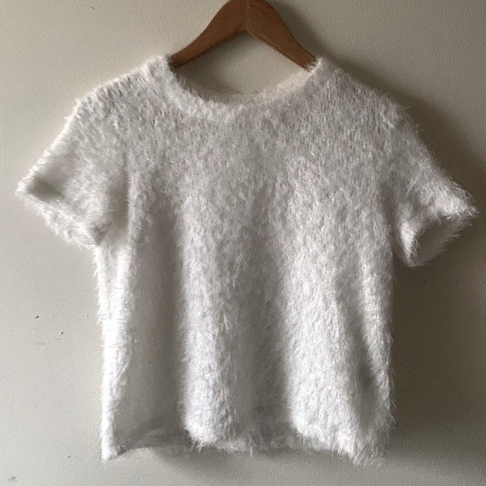 Zara Trafaluc White fuzzy short sleeve cropped top